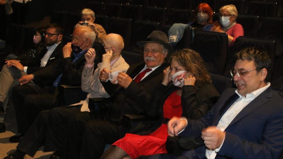 Uručenjem nagrada Radetu Šerbedžiji i Puriši Đorđeviću počeo 49. FEST (FOTO) 1