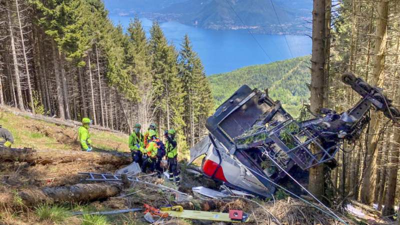 Najmanje 12 mrtvih u padu kabine žičare na severu Italije 1