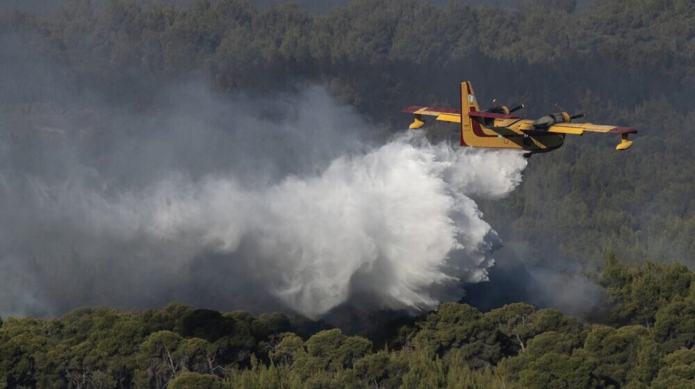 U Grčkoj se srušio avion koji je gasio požare 1