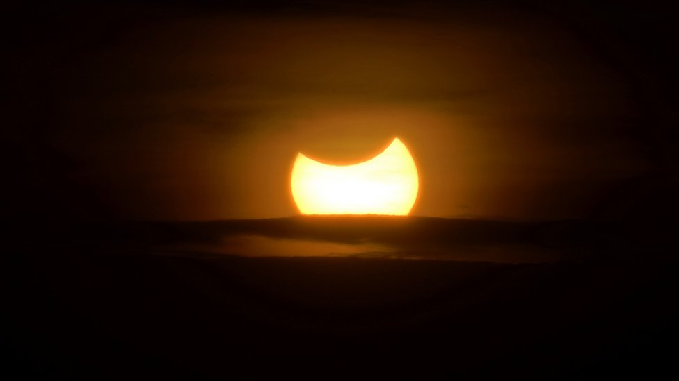 Hybrid eclipse