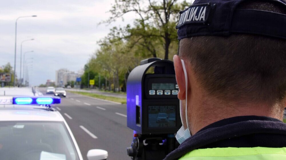 MUP: Građani da predlože deonice na kojima će saobraćajna policija kontrolisati brzinu 6