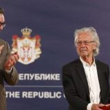 Vučić uručio Handkeu orden 1