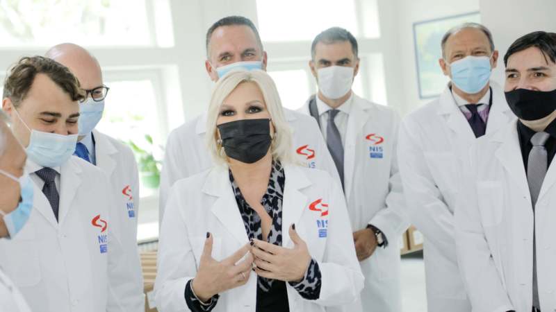 Mihajlović obišla Naučno-tehnološki centar NIS-a 1