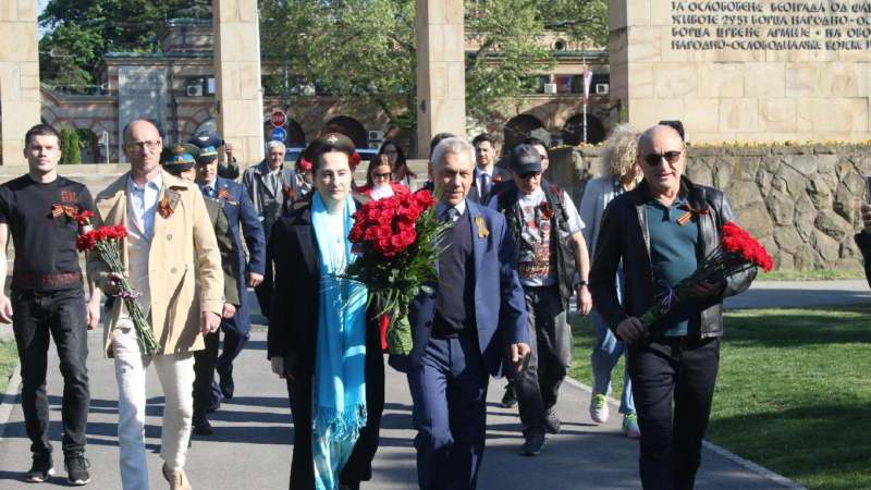 Ambasador Rusije položio cveće na spomenik „Večna vatra” 1