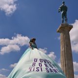 Obeležen Svetski dan borbe protiv karcinoma jajnika, na Kalemegdanu privremeno postavljena "Pobednica" 13