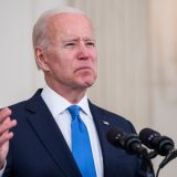 Pripreme za postavljanje statue Bajdenu u okolini Uroševca 5