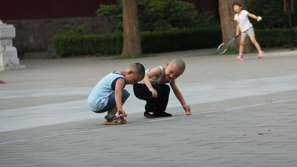 Si Đinping odobrio odluku da jedna porodica može imati troje dece 1