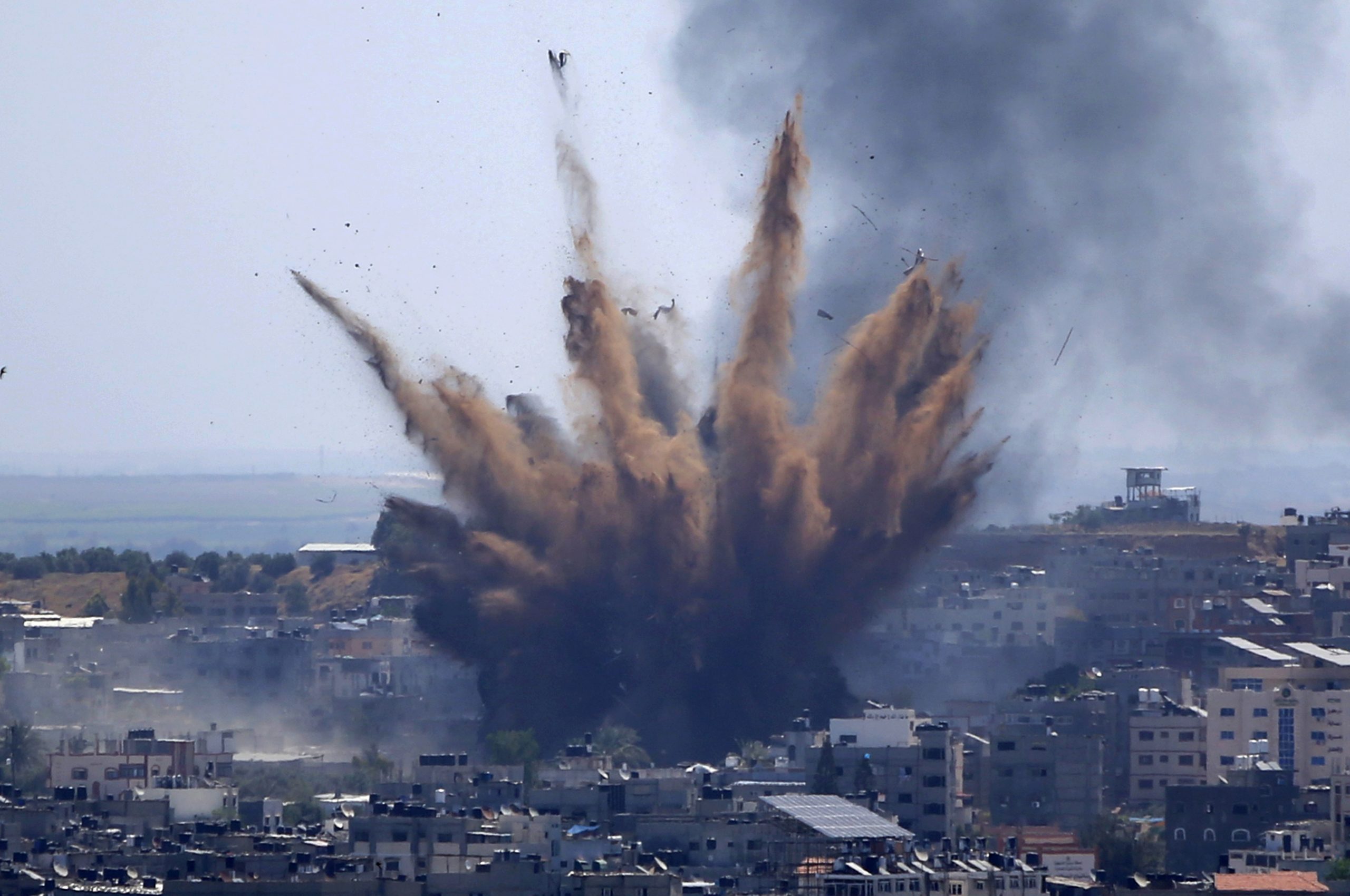 U izraelskom vazdušnom udaru srušena višespratnica u kojoj su bile kacelarije AP i Al Džazire 1