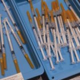 U Francuskoj 20 miliona ljudi primilo jednu dozu vakcine protiv korona virusa 7