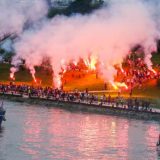 Fudbaleri Zvezde proslavili titulu, tuča navijača u Beton hali (FOTO) 1
