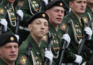 Putin na vojnoj paradi čestitao Dan pobede nad fašizmom (FOTO) 7