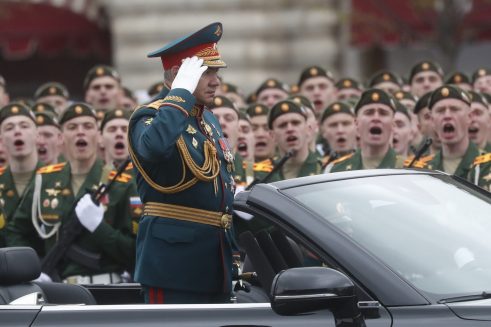 Putin na vojnoj paradi čestitao Dan pobede nad fašizmom (FOTO) 15