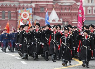 Putin na vojnoj paradi čestitao Dan pobede nad fašizmom (FOTO) 60