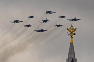 Putin na vojnoj paradi čestitao Dan pobede nad fašizmom (FOTO) 69