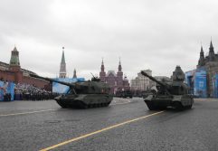 Putin na vojnoj paradi čestitao Dan pobede nad fašizmom (FOTO) 55