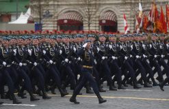 Putin na vojnoj paradi čestitao Dan pobede nad fašizmom (FOTO) 50