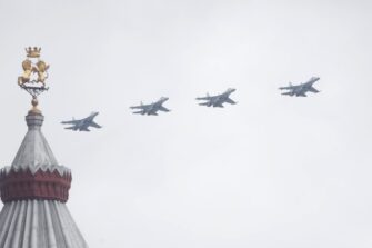 Putin na vojnoj paradi čestitao Dan pobede nad fašizmom (FOTO) 35