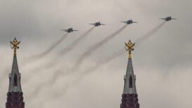 Putin na vojnoj paradi čestitao Dan pobede nad fašizmom (FOTO) 38