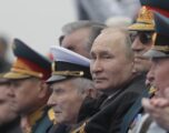 Putin na vojnoj paradi čestitao Dan pobede nad fašizmom (FOTO) 33