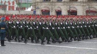 Putin na vojnoj paradi čestitao Dan pobede nad fašizmom (FOTO) 26