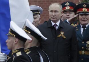 Putin na vojnoj paradi čestitao Dan pobede nad fašizmom (FOTO) 16
