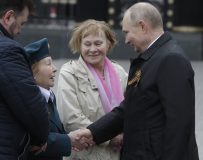 Putin na vojnoj paradi čestitao Dan pobede nad fašizmom (FOTO) 22