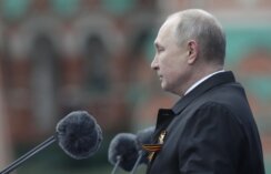 Putin na vojnoj paradi čestitao Dan pobede nad fašizmom (FOTO) 77