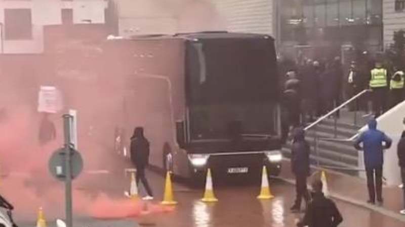 Navijači Junajteda provalili na Old Traford 1