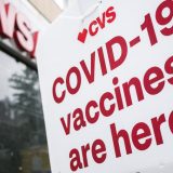SAD postigle veliki pad broja umrlih od kovida i rast broja vakcinisanih 9