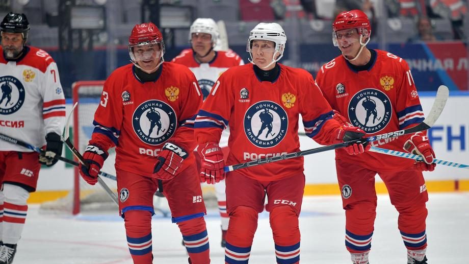 "Sve me i dalje boli": Putin danas slavi 73. rođendan, evo kako ga provodi i kakve poklone dobija 2 "Sve me i dalje boli": Putin danas slavi 73. rođendan, evo kako ga provodi i kakve poklone dobija 2