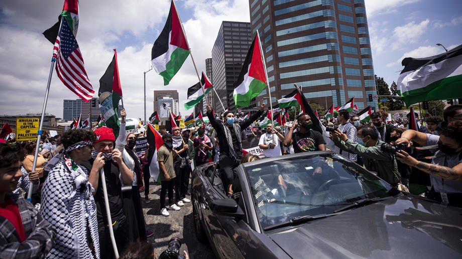 Hiljade demonstranata na ulicama većih gradova SAD tražilo prekid vazdušnih napada na Gazu 1