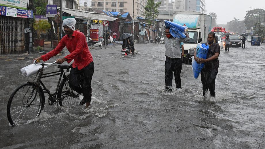 Ciklon u Indiji odneo 12 života, na hiljade evakuisanih 1