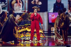 Poznati prvi finalisti Evrovizije, bez poštovanja mera u publici (VIDEO, FOTO) 14