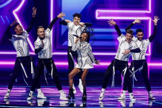 Poznati prvi finalisti Evrovizije, bez poštovanja mera u publici (VIDEO, FOTO) 6