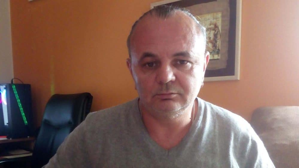 Ratni vojni invalid čeka da ga izbace ulicu 1