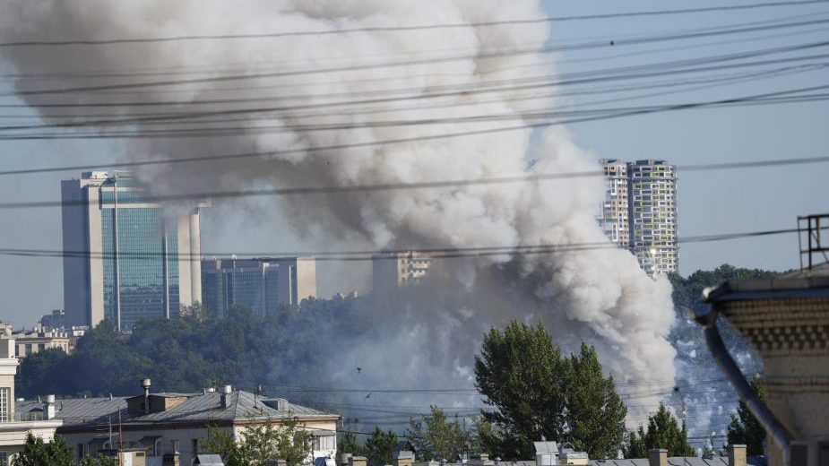 Četiri osobe povređene u požaru u skladištu raketa za vatromet u Moskvi 1