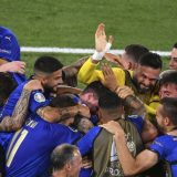 EURO 2020: Italijani marširaju, Velšani se osmehuju, Arnautović kažnjen utakmicom neigranja, moda pomeranja flašica 6