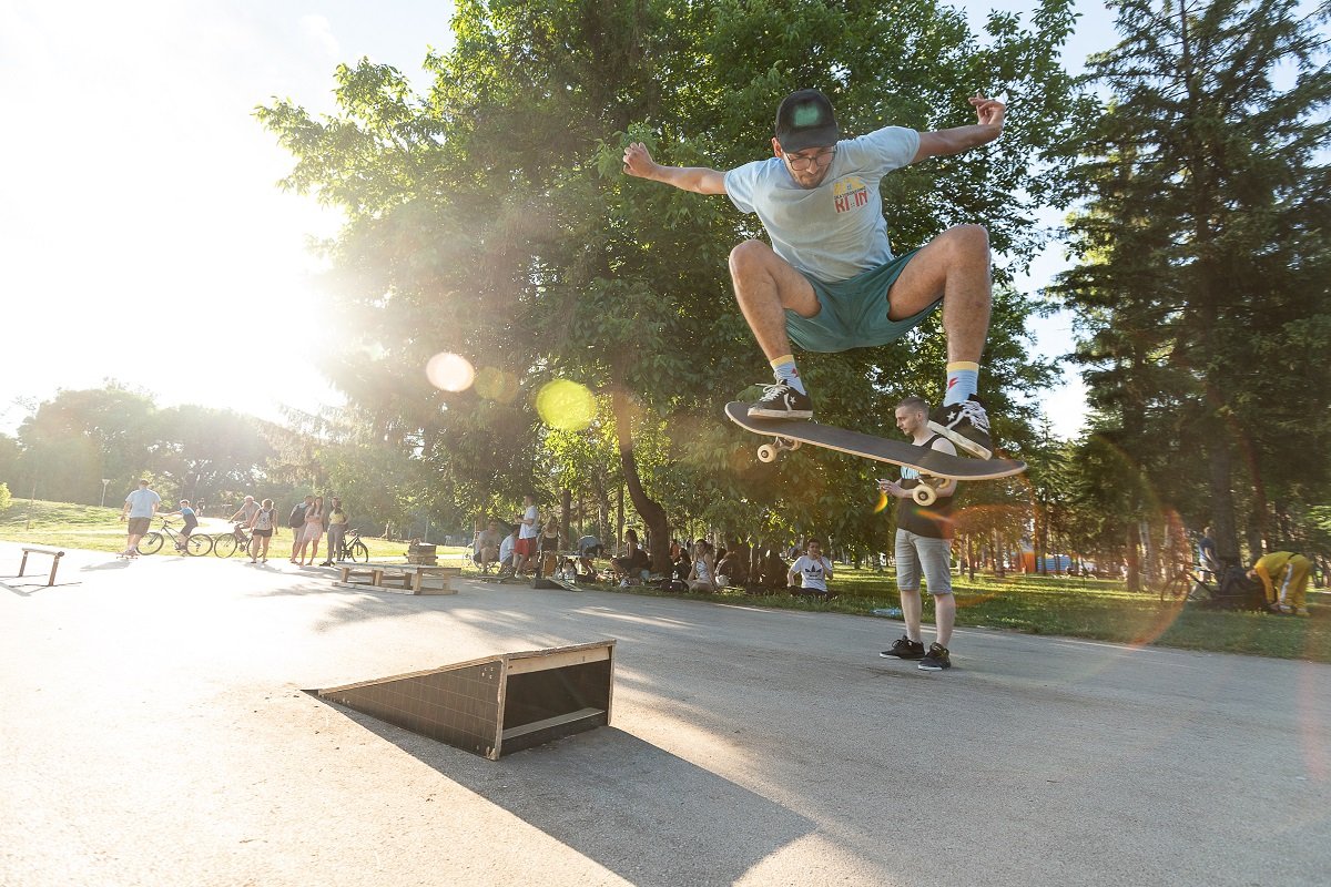 Niš, vožnja i skejtbord: Kako je proslavljen Svetski dan skejtborda 1 Nebeski skok na skejtu