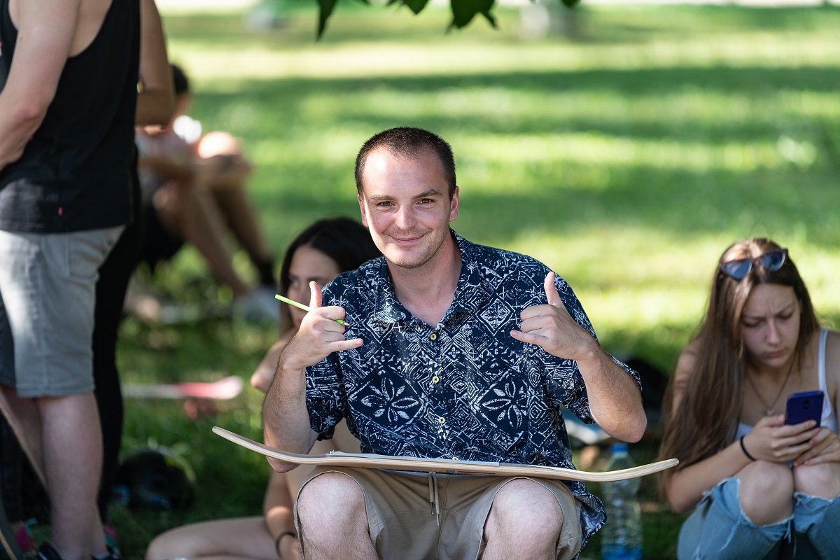 Niš, vožnja i skejtbord: Kako je proslavljen Svetski dan skejtborda 9 Ljubav prema skejtbordu izmamila je mlade Nišlije i Nišlijke u park Čair