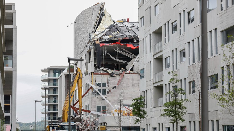 Belgija, Francuska i nesreće: Pet građevinskih radnika poginulo u rušenju zgrade u Antverpenu, u Parizu nova smrt izazvana električnim trotinetom 1 Construction site collapse in Antwerp