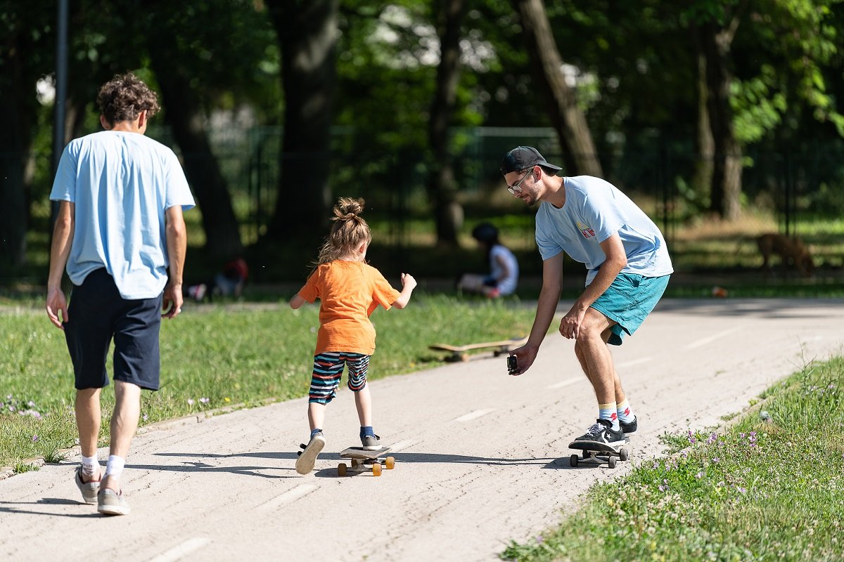 Niš, vožnja i skejtbord: Kako je proslavljen Svetski dan skejtborda 2 Mališanima je, očigledno, bilo zanimljivo
