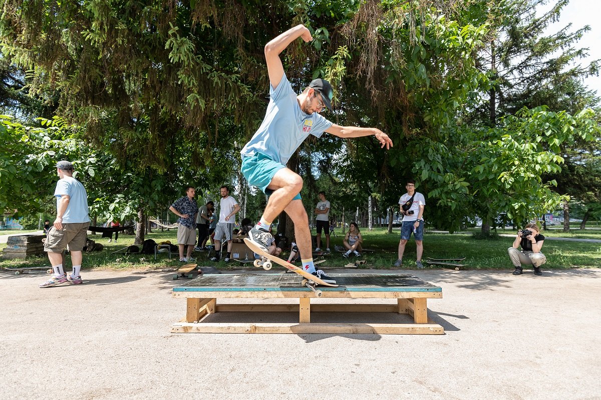 Niš, vožnja i skejtbord: Kako je proslavljen Svetski dan skejtborda 8 Ni vrućina nije omela skejtere da pokažu šta znaju