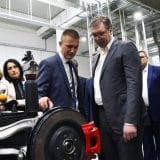 Realni privredni rast upola manji od onog koji "reklamira" Vučić 2