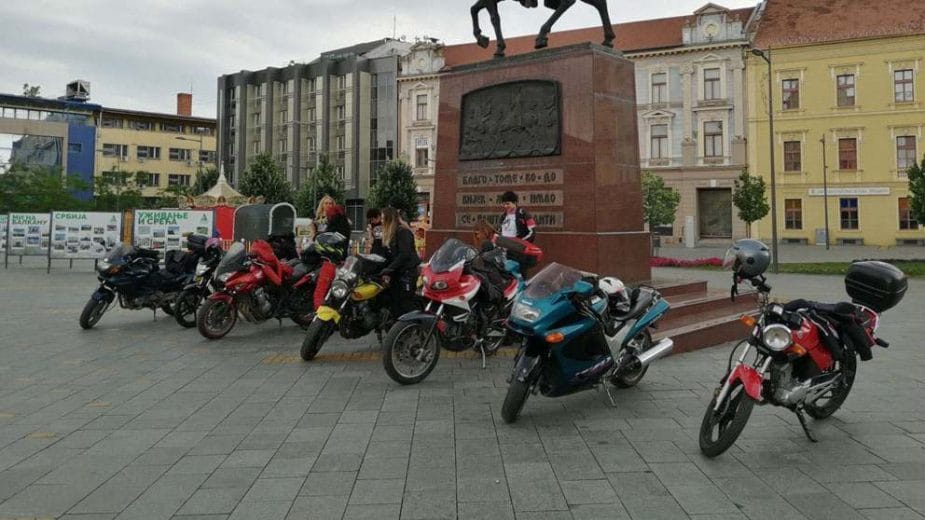 Srpske bajkerke "prašile" ravnicom 1