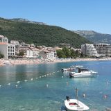 Petrovac se "otključao", turisti stidljivo pristižu 2