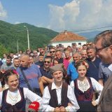 Vučić obišao novoizgrađenu crkvu u selu Dežava 13