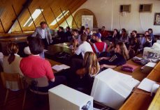 SKOLA NOVINARSTVA U DANASUBGD 22.4.2000.FOTO-MILOS PERIC Kako smo pripremali prvi broj Danasa: Smejao nam se ceo Beograd (FOTO) 9