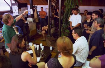 PROSLAVA 3 GODINE" DANASA"-GRUJA NAZDRAVLJABGD 9.6.2000.FOTO-MILOS PERIC Kako smo pripremali prvi broj Danasa: Smejao nam se ceo Beograd (FOTO) 10