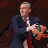 Radonjić bez Voltersa, Mancukasa i Bohoridisa protiv Žalgirisa 1