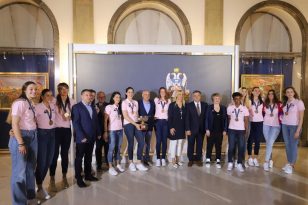 Aplauzi i ovacije za srpske košarkašice na dočeku ispred Starog dvora (FOTO) 8